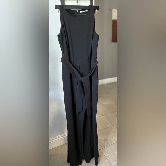 TASH AND SOPHIE Chic Black Sleeveless Jumpsuit Belted Wide Leg Stretchy Sz 6 - Picture 5 of 12